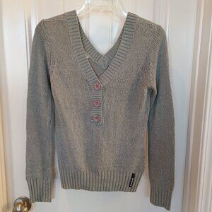 Jecci5 NYC Women Medium Knit Top Three Big Buttons Long Sleeve Deep V-Neck Gray